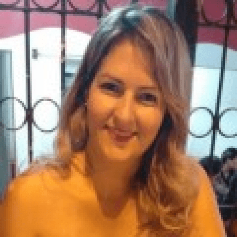 Ros&acirc;ngela Sousa