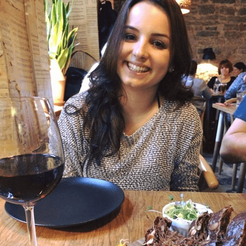 Louise Abdala Barbosa
