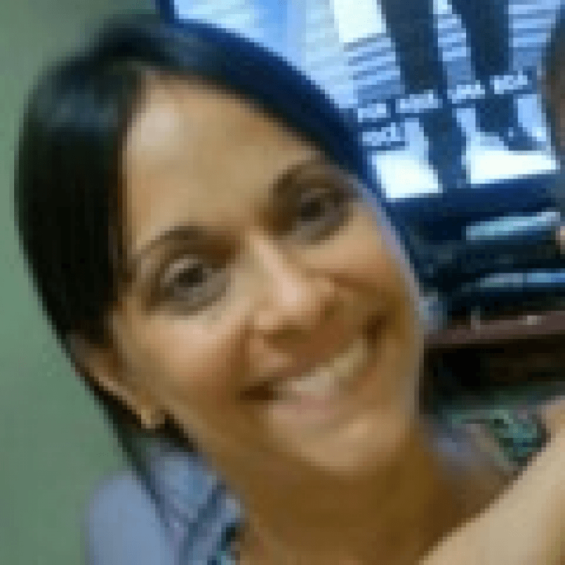 Juliana Maura Manera Dias Campos Philomeno