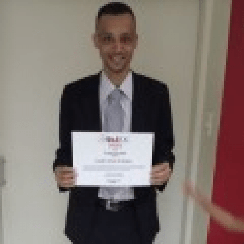Dr. Leandro Amaro