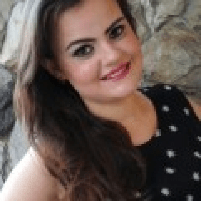 N&aacute;dia Carolina Brencis Guimar&atilde;es