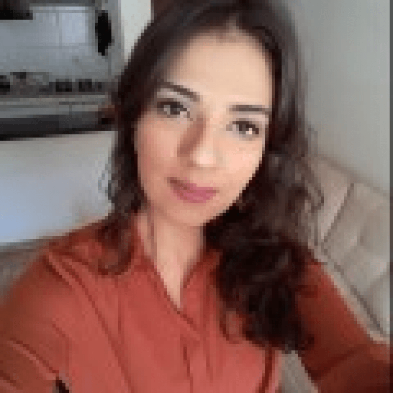 Dra. Amanda Viana de Carvalho