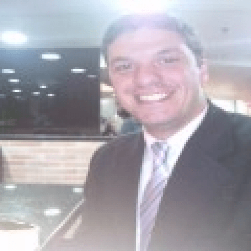 Dr. Leonardo Mendon&ccedil;a