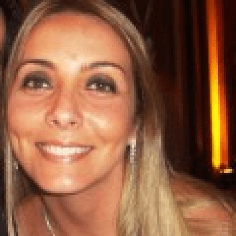 Dra Vanessa Faria Alves