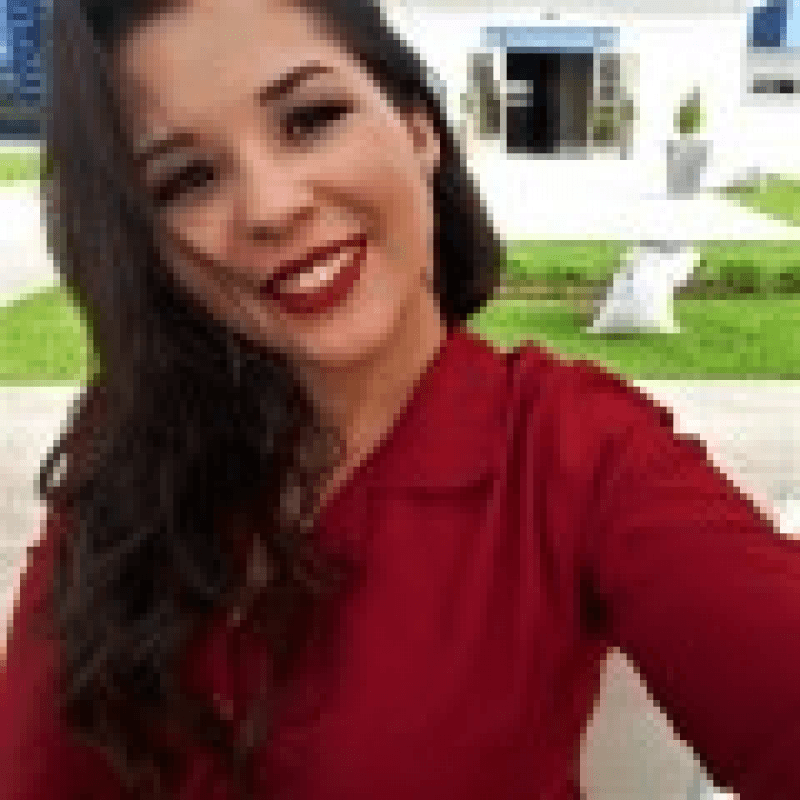 Júnia Guimarães Benvindo