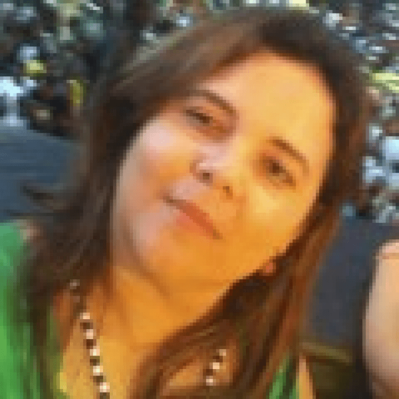 Ana Claudia Ferrari Bulhoes