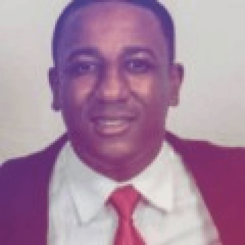 Moises Alves O Estagiário