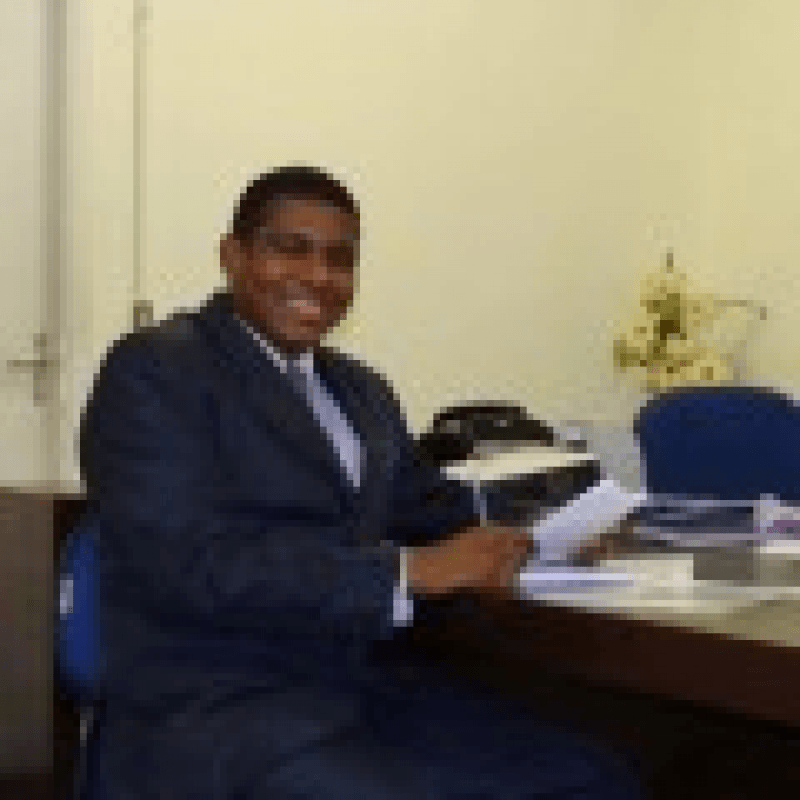 Dr. Alberico Queiroz