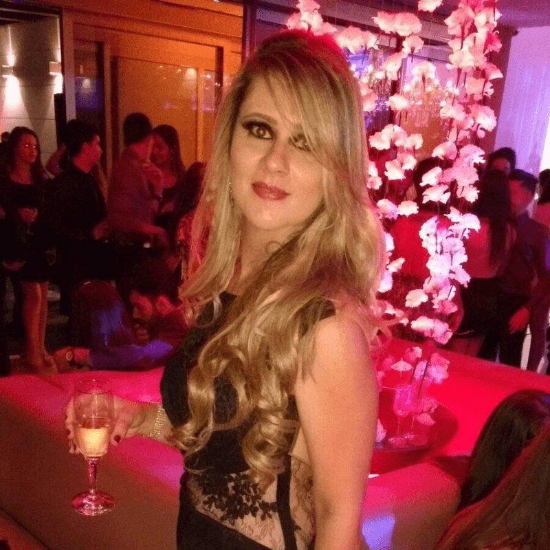 Fl&aacute;via Rezende Marinho Fernandes