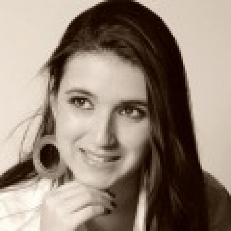 Thayse Esp&iacute;ndola Advogada