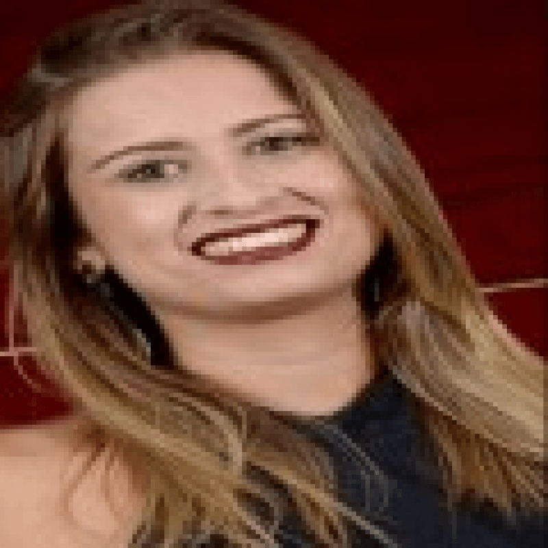 Nat&aacute;lia Steffanir Advogada