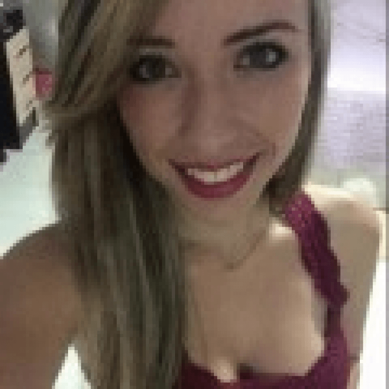 Dra. Nat&aacute;lia Sales