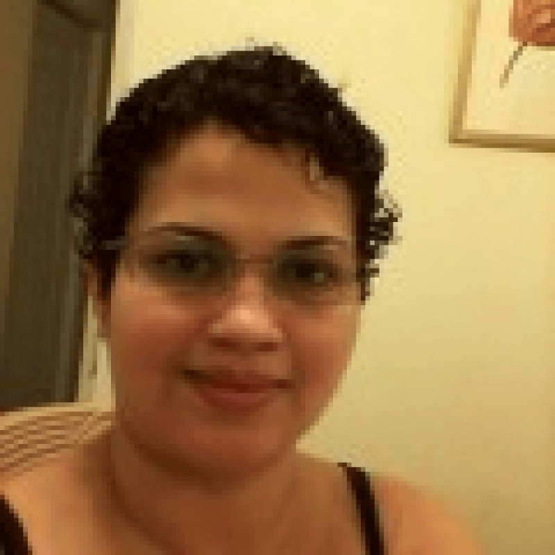 Dra. Hellen Freitas