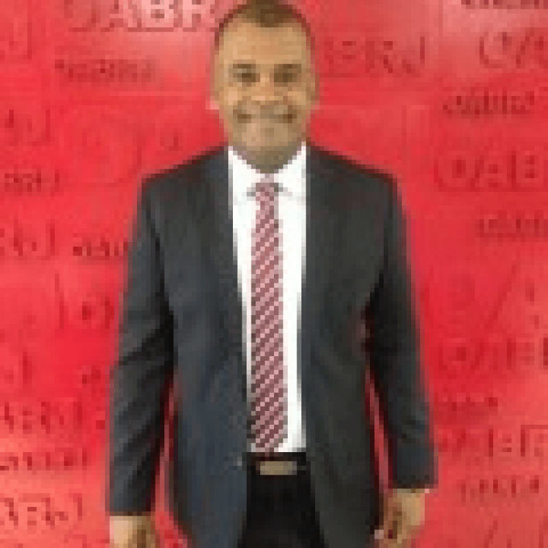 Dr. Ricardo Silveira