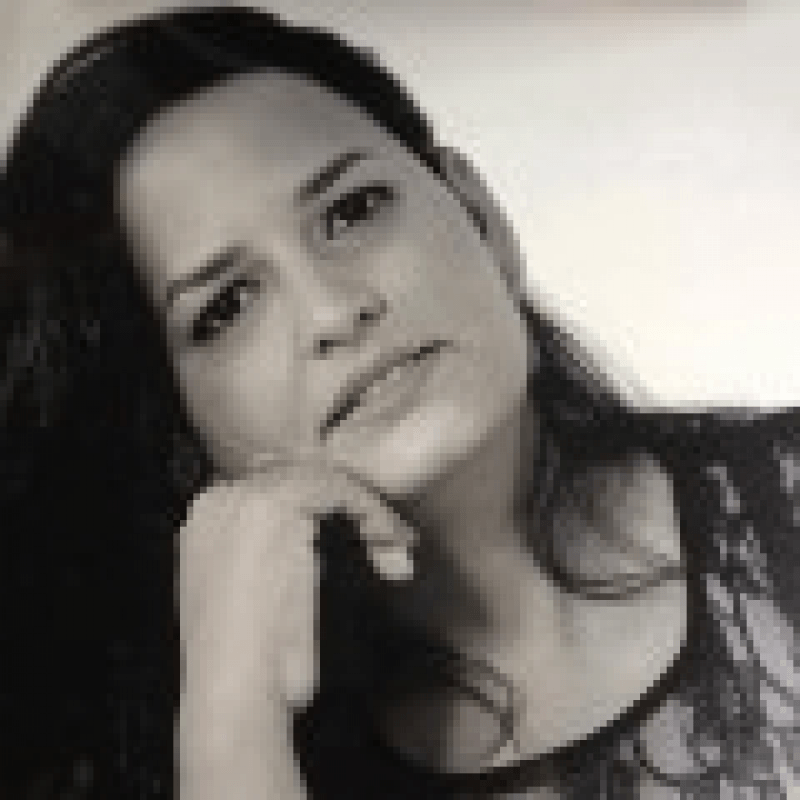 Dra Andréa Lacerda